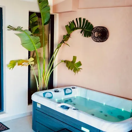 The Lagoon - Coastal Living - Beachfront Luxury - Adults Only *